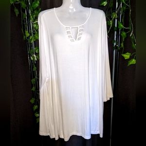 Women's Plus Size Top, White, Size 22/24W